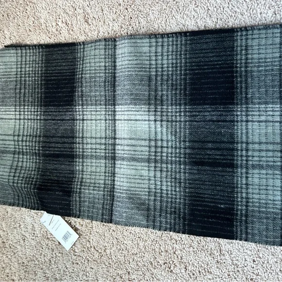 TODAY ONLY Vince Merino Wool Cashmere Classic Plaid Scarf/ Christmas Gift - Picture 6 of 10